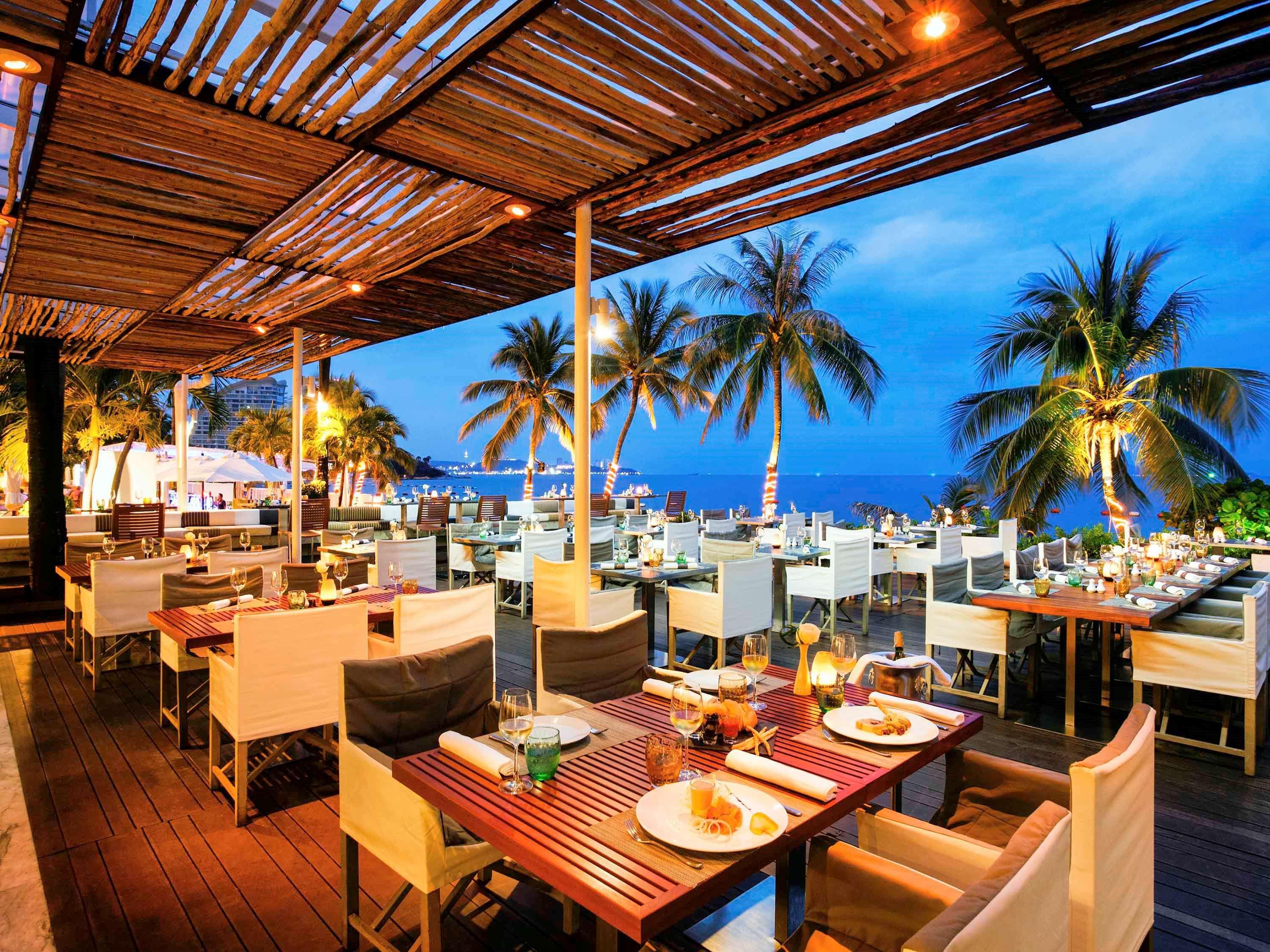 Pullman Pattaya Hotel G - SHA Plus Certified Dış mekan fotoğraf The Deck