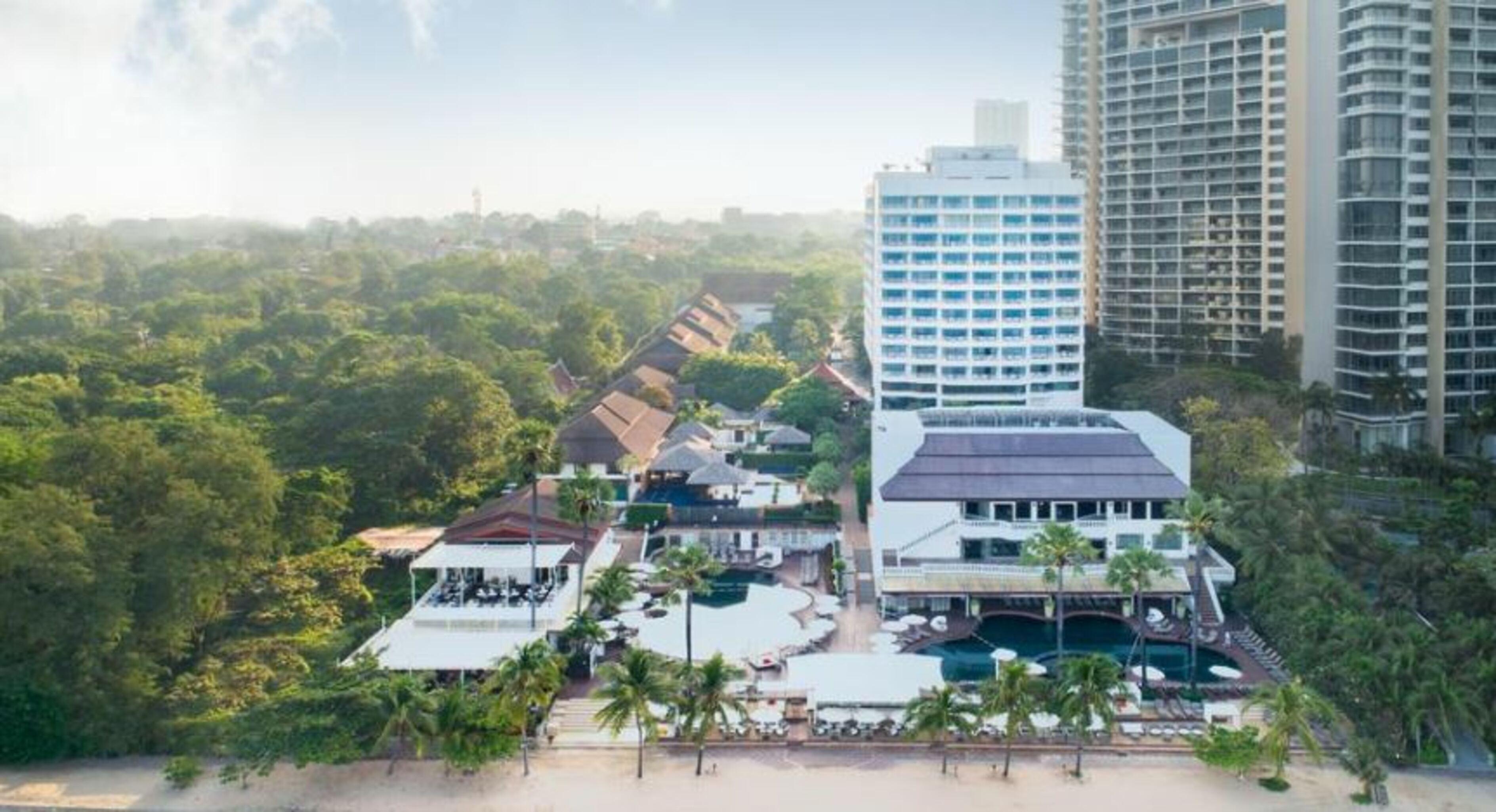 Pullman Pattaya Hotel G - SHA Plus Certified Dış mekan fotoğraf The E&O 88