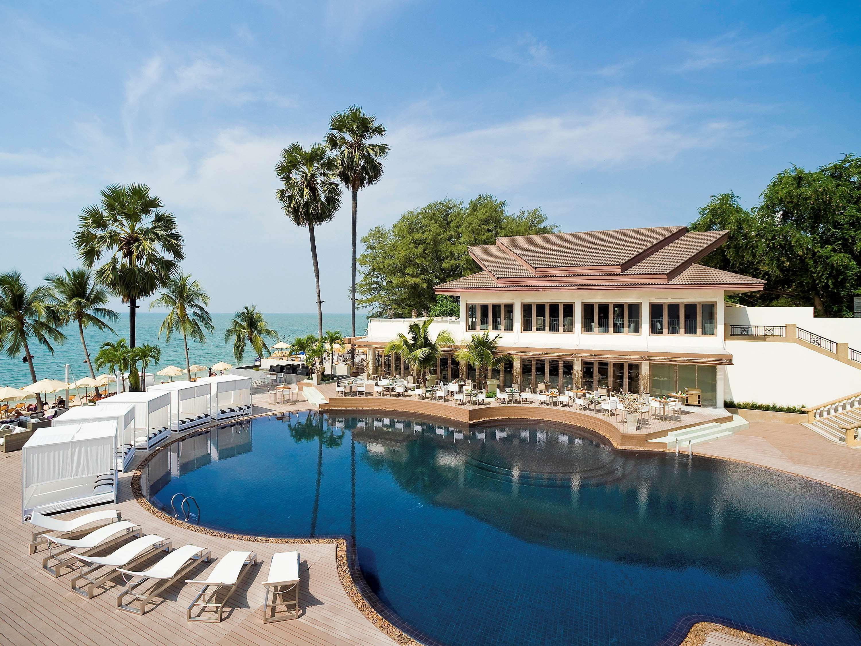 Pullman Pattaya Hotel G - SHA Plus Certified Dış mekan fotoğraf The Royal Paradise Hotel & Spa
